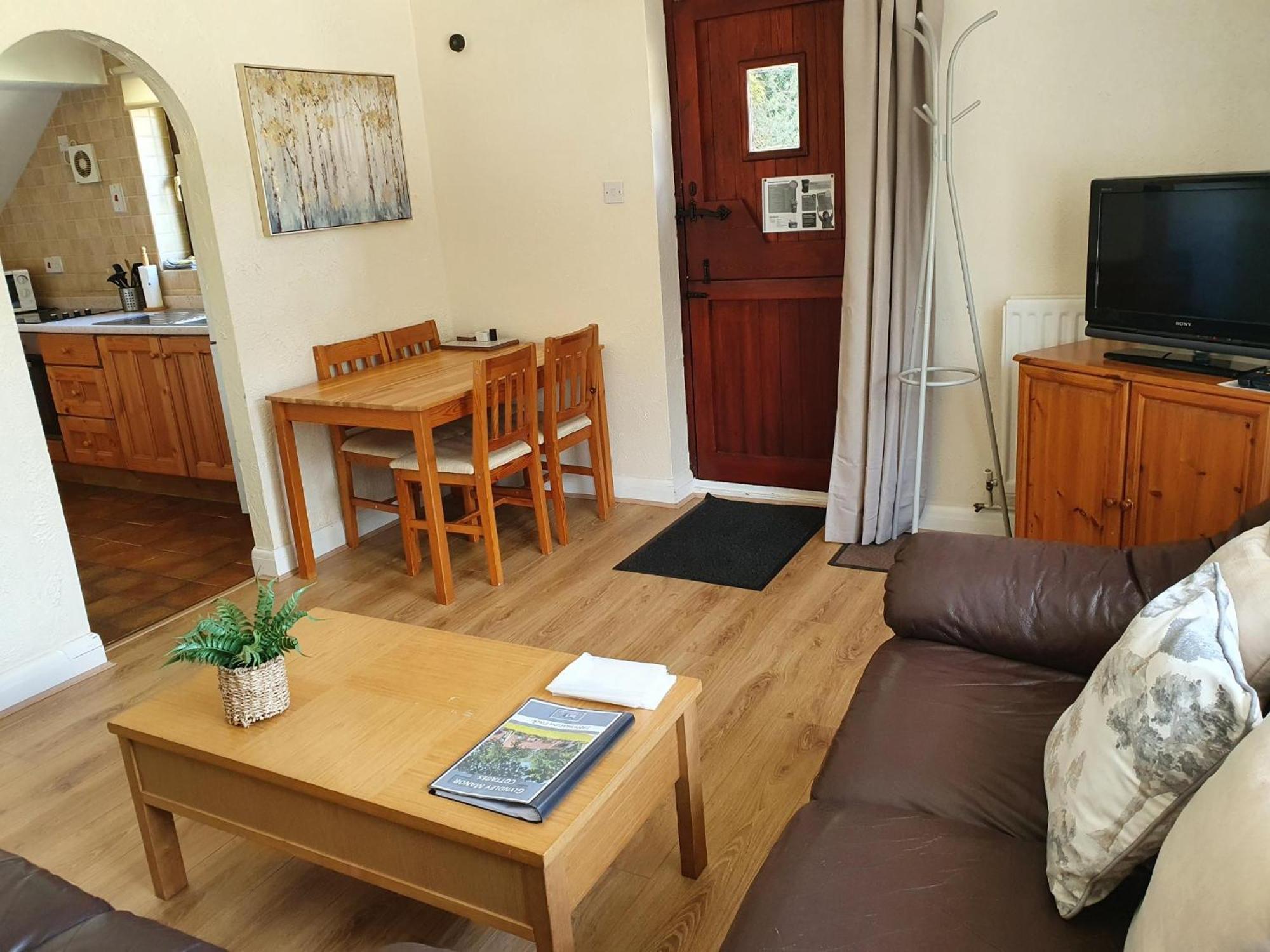Glyndley Manor Cottages Polegate Room photo