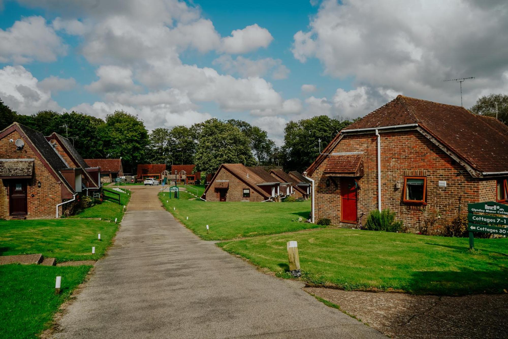 Glyndley Manor Cottages Polegate Exterior photo